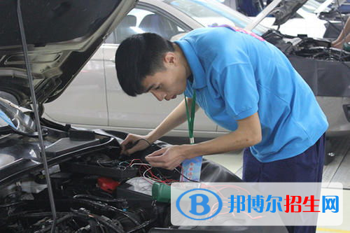 兰州2022年职高好还是汽修学校好