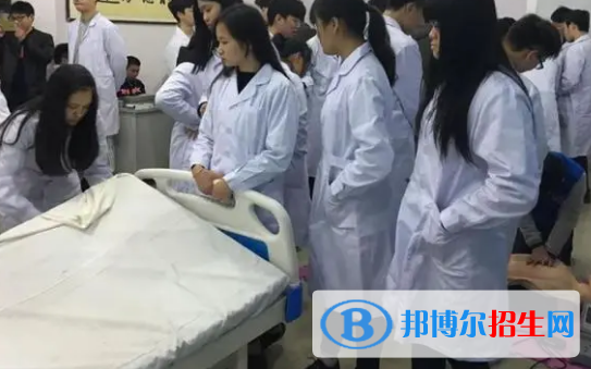 甘肃2022年200分能上卫校吗