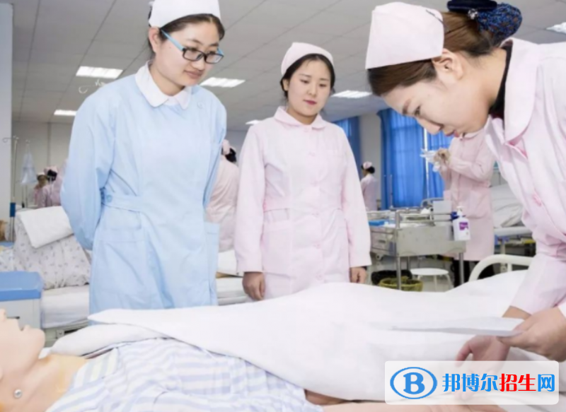 甘肃2022年女生适合卫校吗
