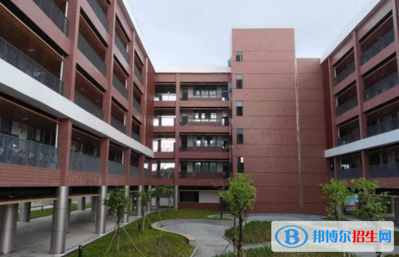 贵州2022年男生上什么电子商务学校好