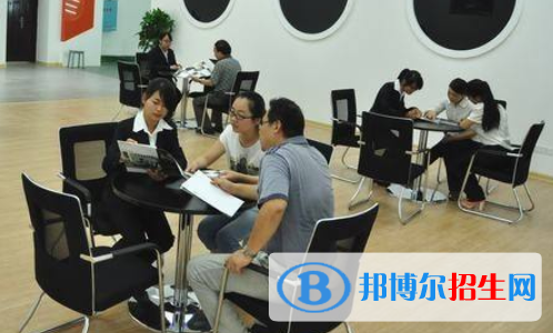 杭州2022年女生上汽修学校学什么好