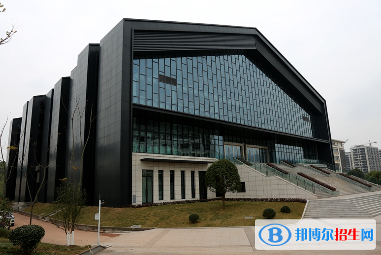 重庆2022年没有毕业证可以读汽修学校吗