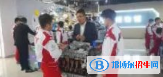 成都2022年男生读汽修学校好不好
