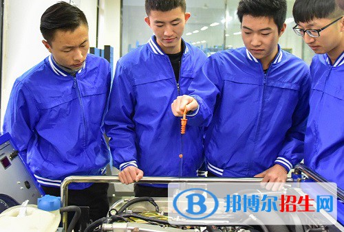 成都2022年哪些大学有汽修学校大专
