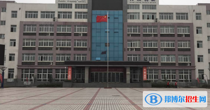 鹤壁工业中专2022年招生办联系电话