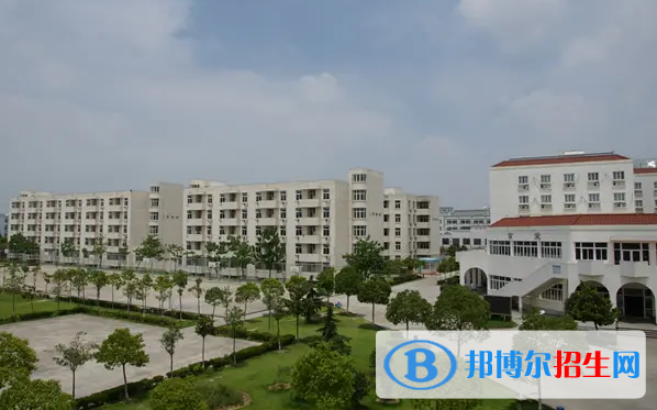山西柴油机厂技工学校2022年招生办联系电话