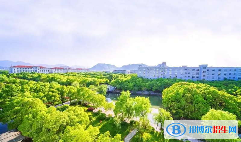 安吉上墅私立高级中学2022年学费标准