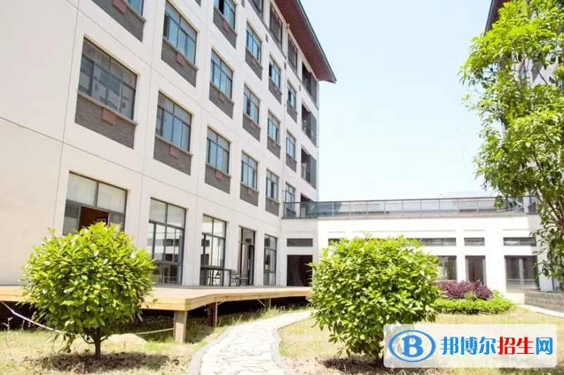 浙江常春藤国际高中2022年入学条件