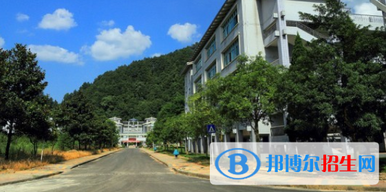 贵定师范学校2022年招生办联系电话