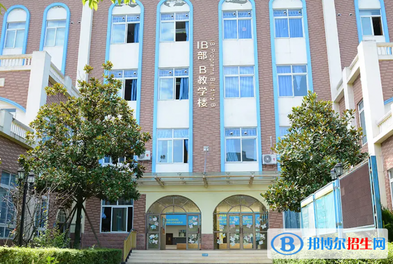 成都美视国际学校高中部2022年学费标准