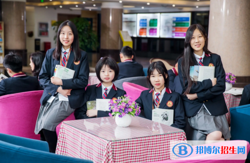 成都西雅美途外国语联合学校2022年学费标准