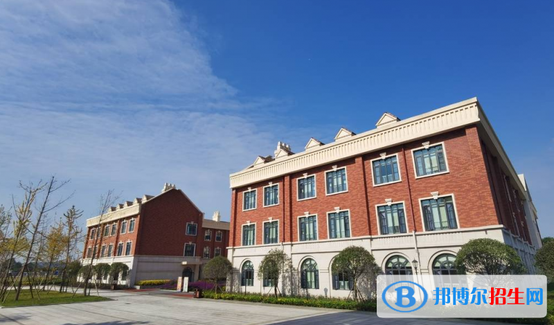 成都墨尔文学校怎么样