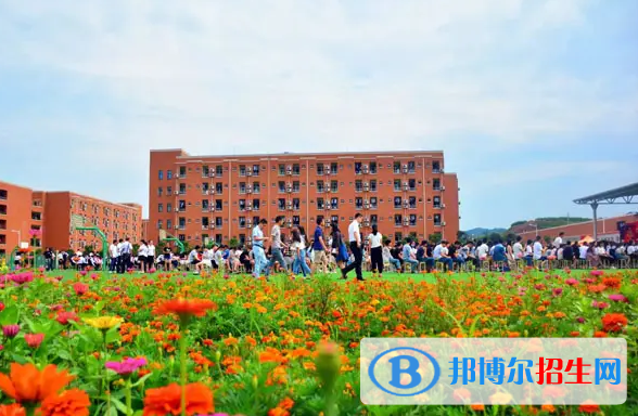 成都华大医药卫生学校2022年网站网址