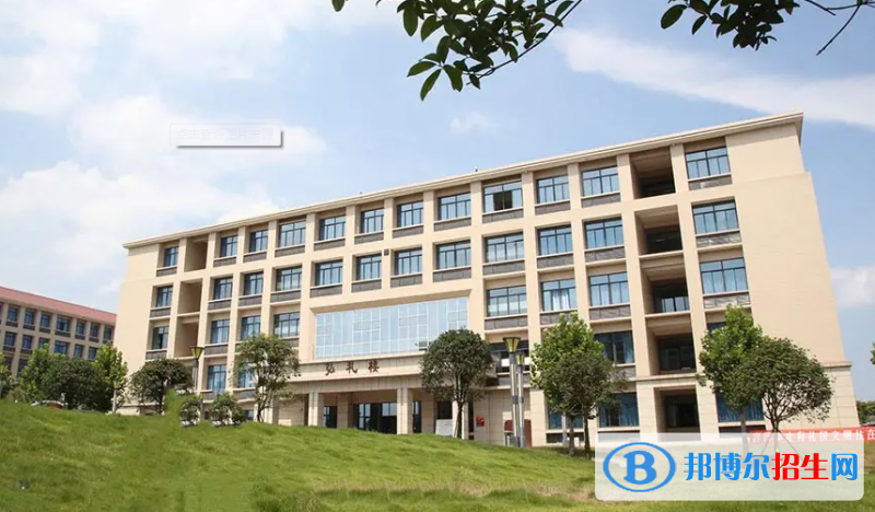 重庆2022年建筑学校理论包括什么