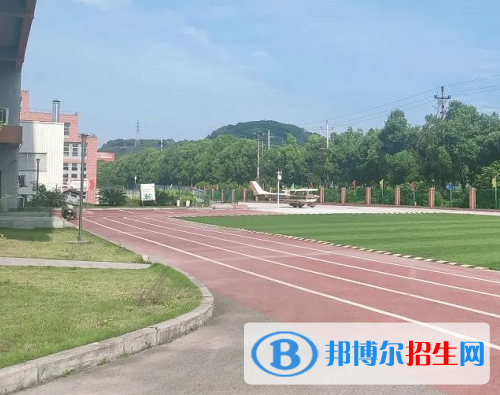 重庆2022年女生初中毕业上建筑学校