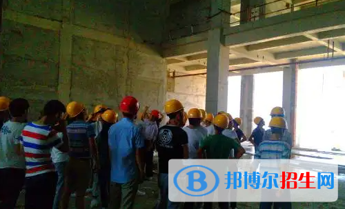 重庆2022年建筑学校有哪些科目