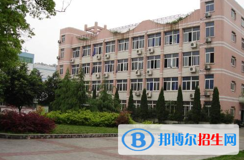 重庆2022年没有毕业证可以读建筑学校吗