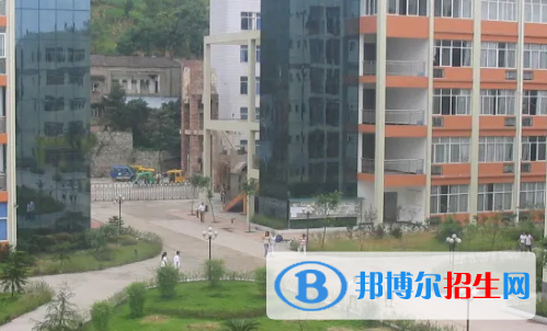 重庆2022年男生读建筑学校