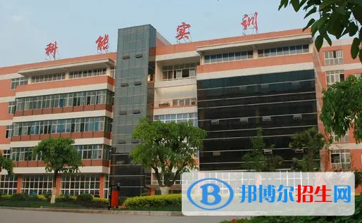 重庆2022年建筑学校好还是职高好