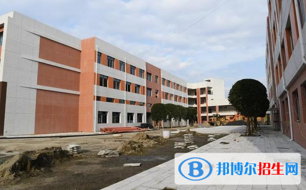 仪陇县扶轮育才职业学校2022年地址在哪里