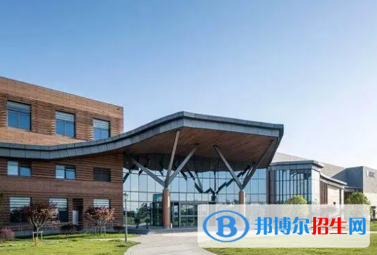 北京加拿大国际学校初中部2023年课程体系