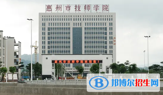 广东2022年女生学汽修学校好吗