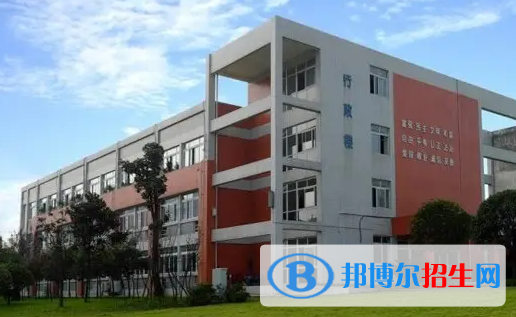 成都2022年铁路学校与中专哪个好