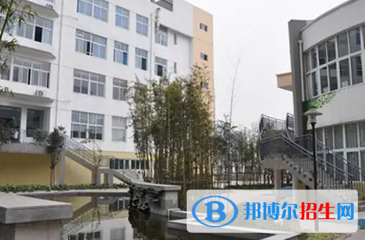 成都2022年中专和铁路学校哪个好
