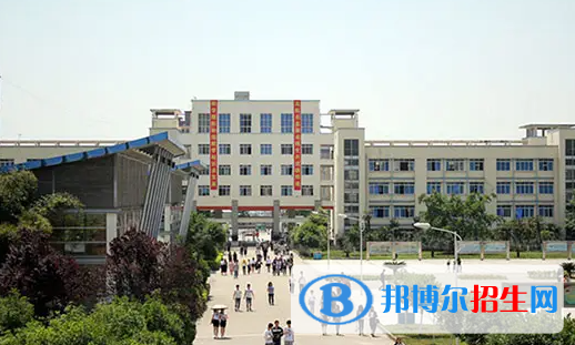 成都2022年上什么职业技术铁路学校好