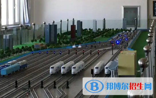 成都2022年现在上铁路学校学什么好