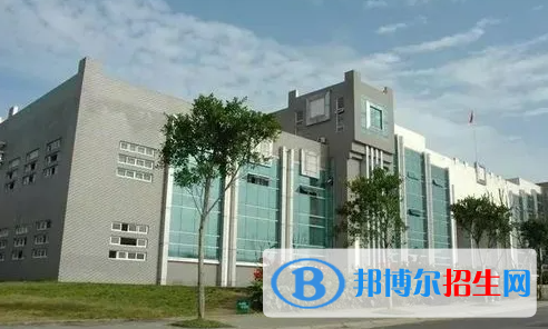 成都2023年读铁路学校好还是高中好