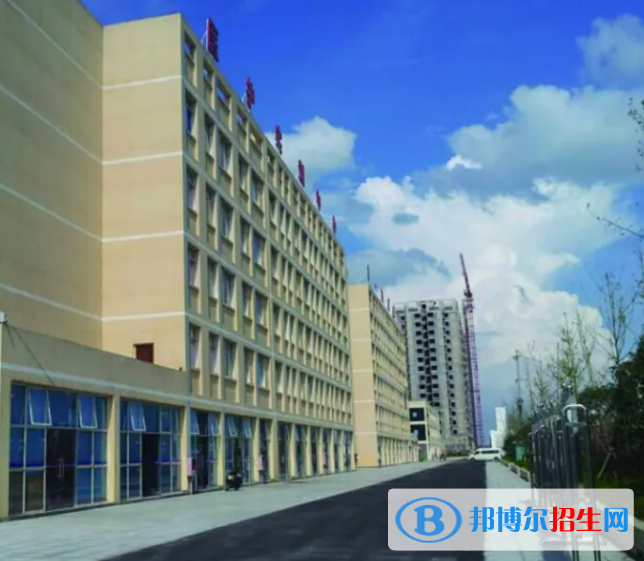 贵州2023年初中生报什么电子商务学校好