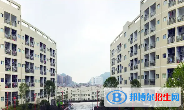 贵州2023年初中生报什么电子商务学校好