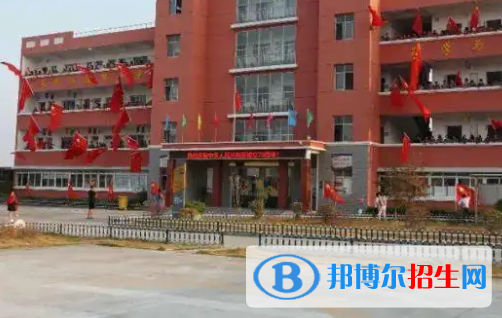安徽2023年汽修学校与中专哪个好