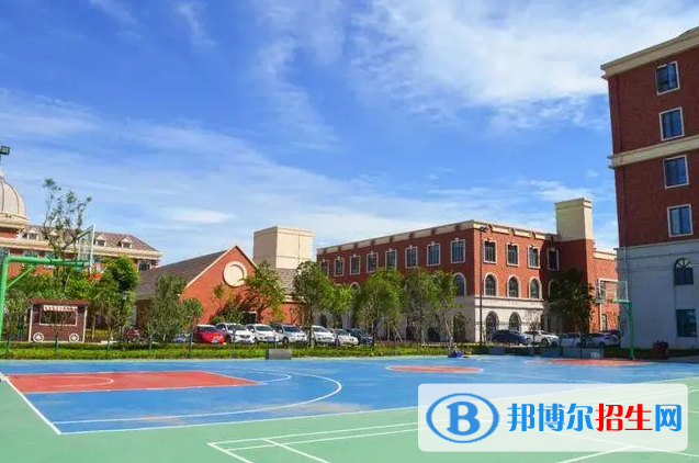 成都霍森斯小学2023年学费标准