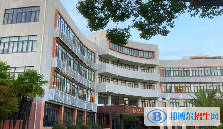 上海交通大学附属中学2023年学费、收费多少 