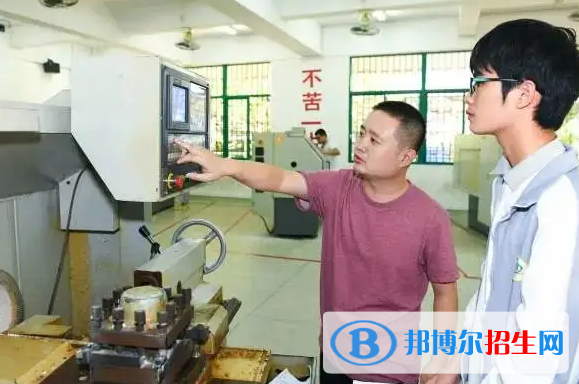  贵州2023年铁路学校好还是中专好