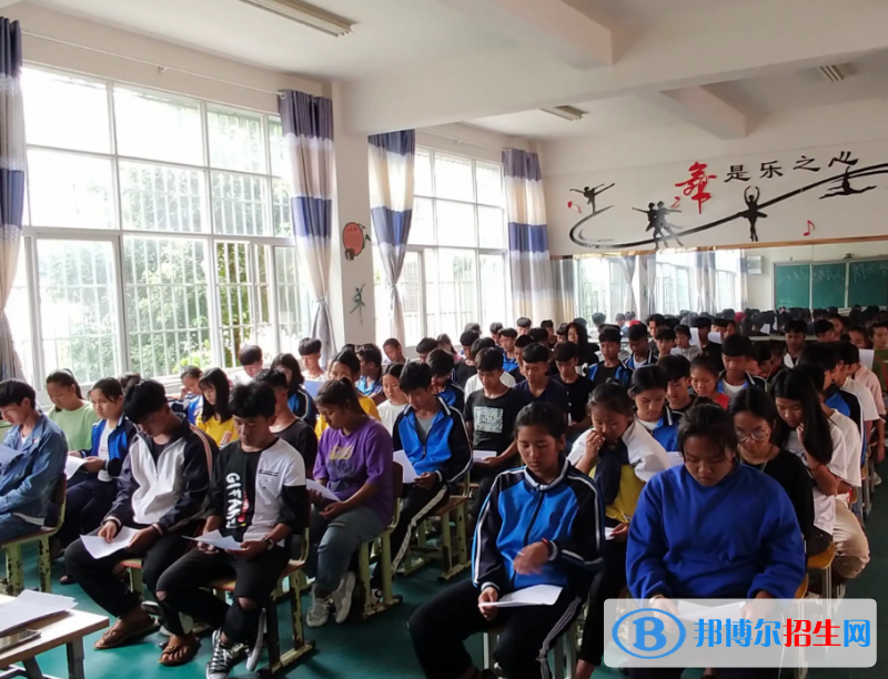  云南2023年中专学校好还是职高好