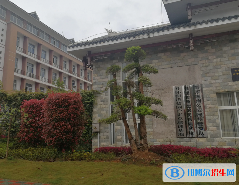  贵州2023年女生学铁路学校好找工作吗