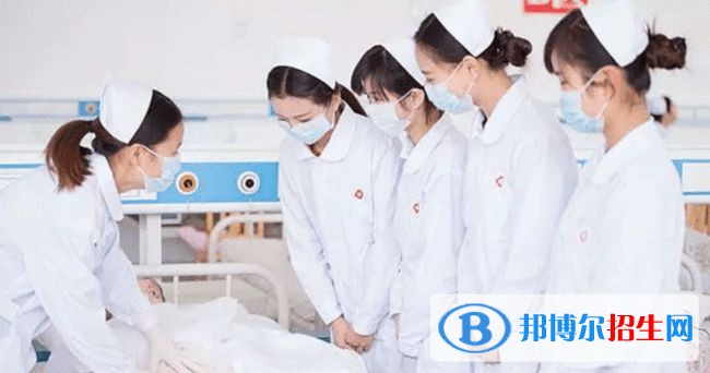 兰州2023年女孩上卫校学什么好