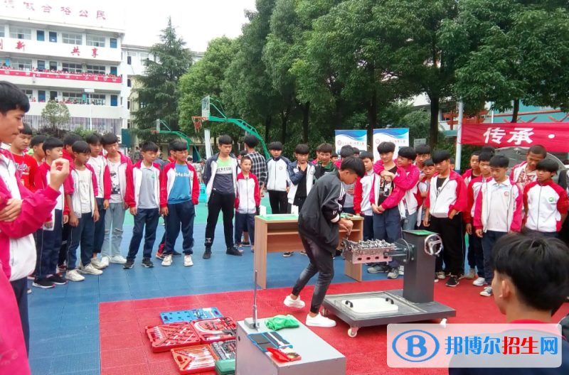  贵州2023年初中生能去的铁路学校