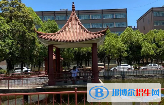云南2023年初中生学卫校怎样