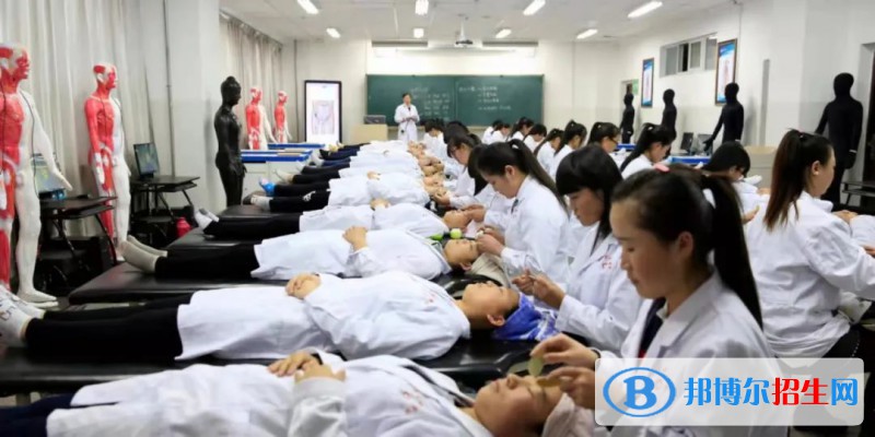 兰州2023年读卫校好还是中专学校好
