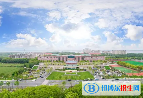 中加枫华国际学校初中部怎么样2