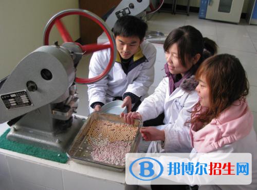 云南2023年男生读什么卫校