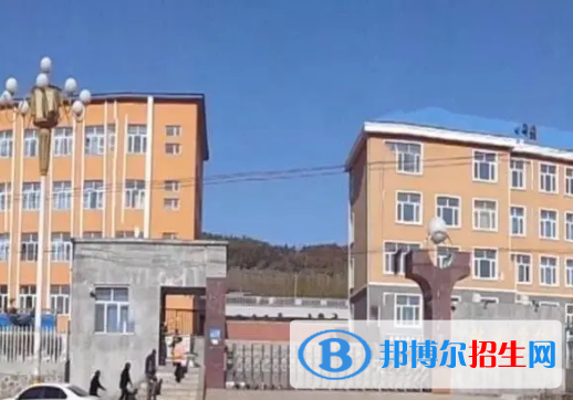 双鸭山高中学校升学排行2022（附高考成绩）-2023参考