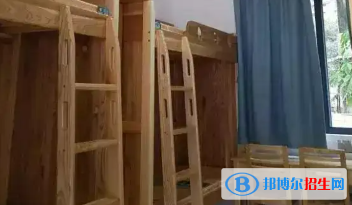 东方市民族中学2023年宿舍条件