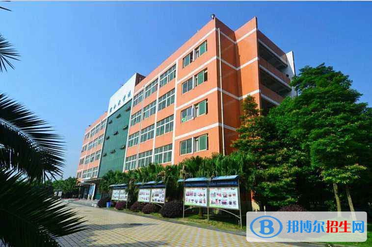 成都2023年女生上什么铁路学校比较好