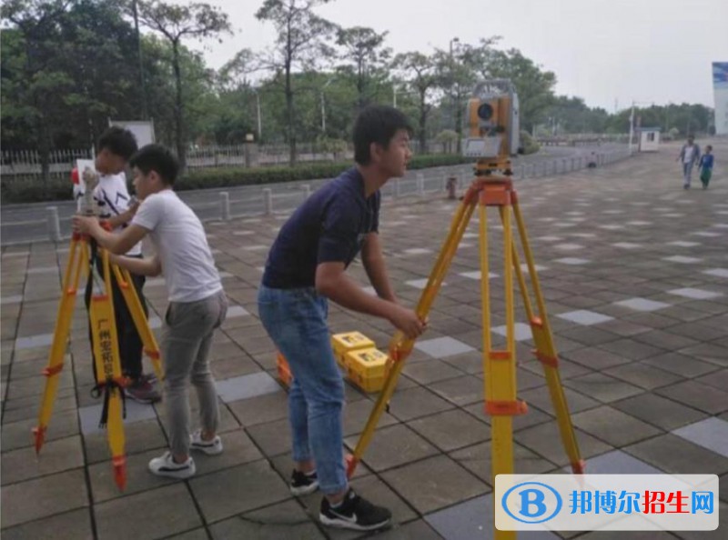 贵州2023年初中生读什么铁路学校