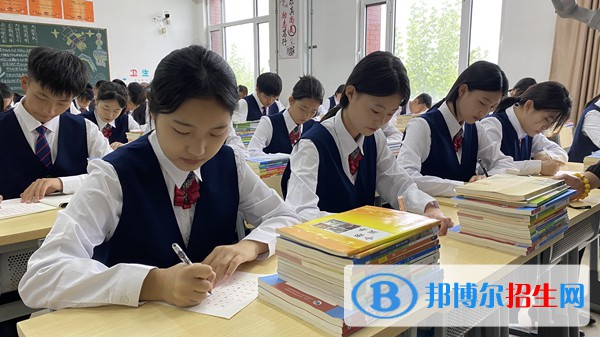 石家庄2023年女生读铁路学校怎么样